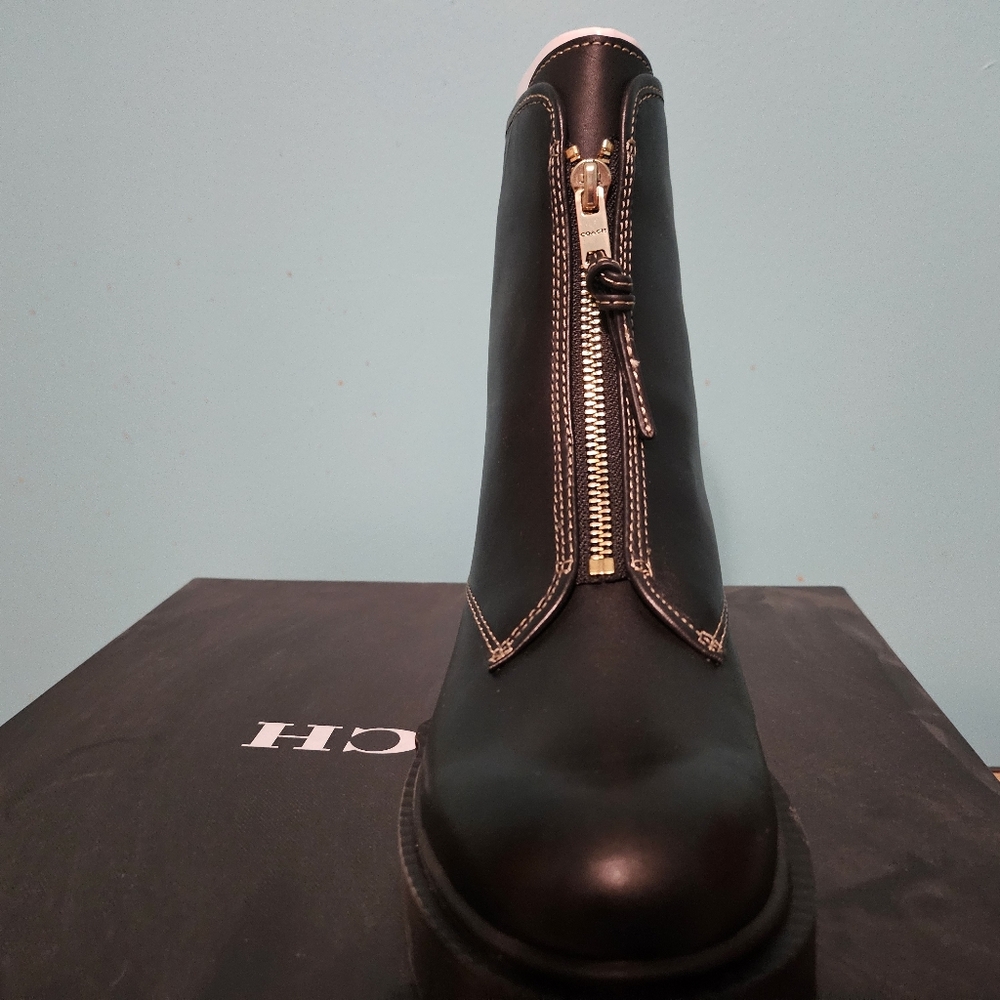 Coach Black Leather Ankle Boots with Front Zipper Liza